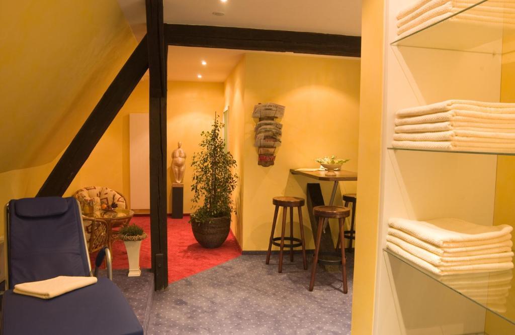 Parkhotel Unter Den Linden Halberstadt Bagian luar foto
