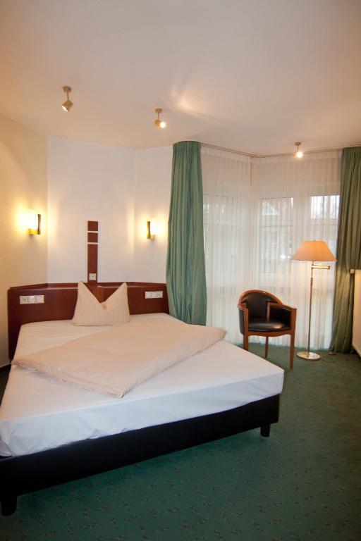 Parkhotel Unter Den Linden Halberstadt Ruang foto