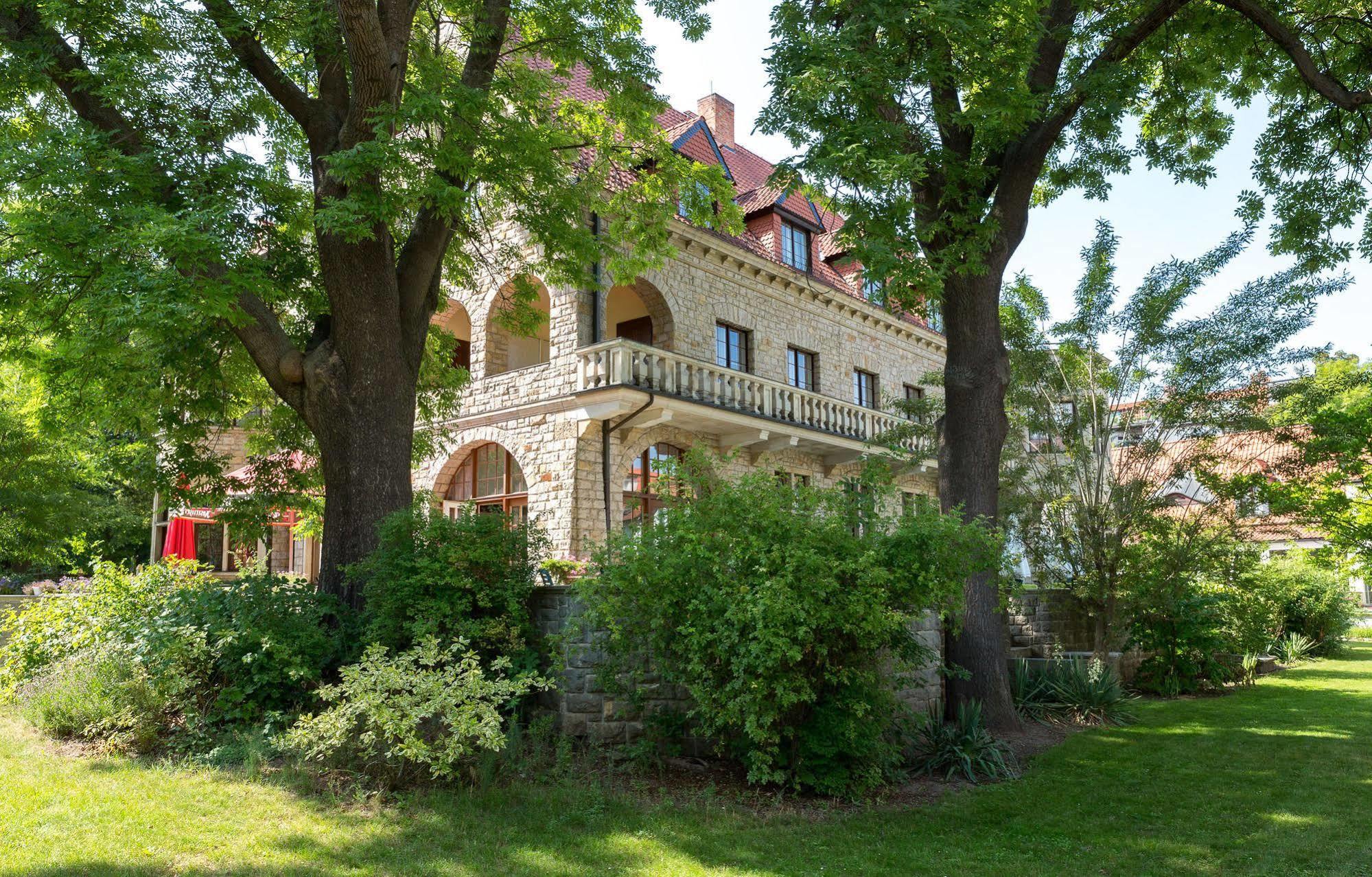 Parkhotel Unter Den Linden Halberstadt Bagian luar foto