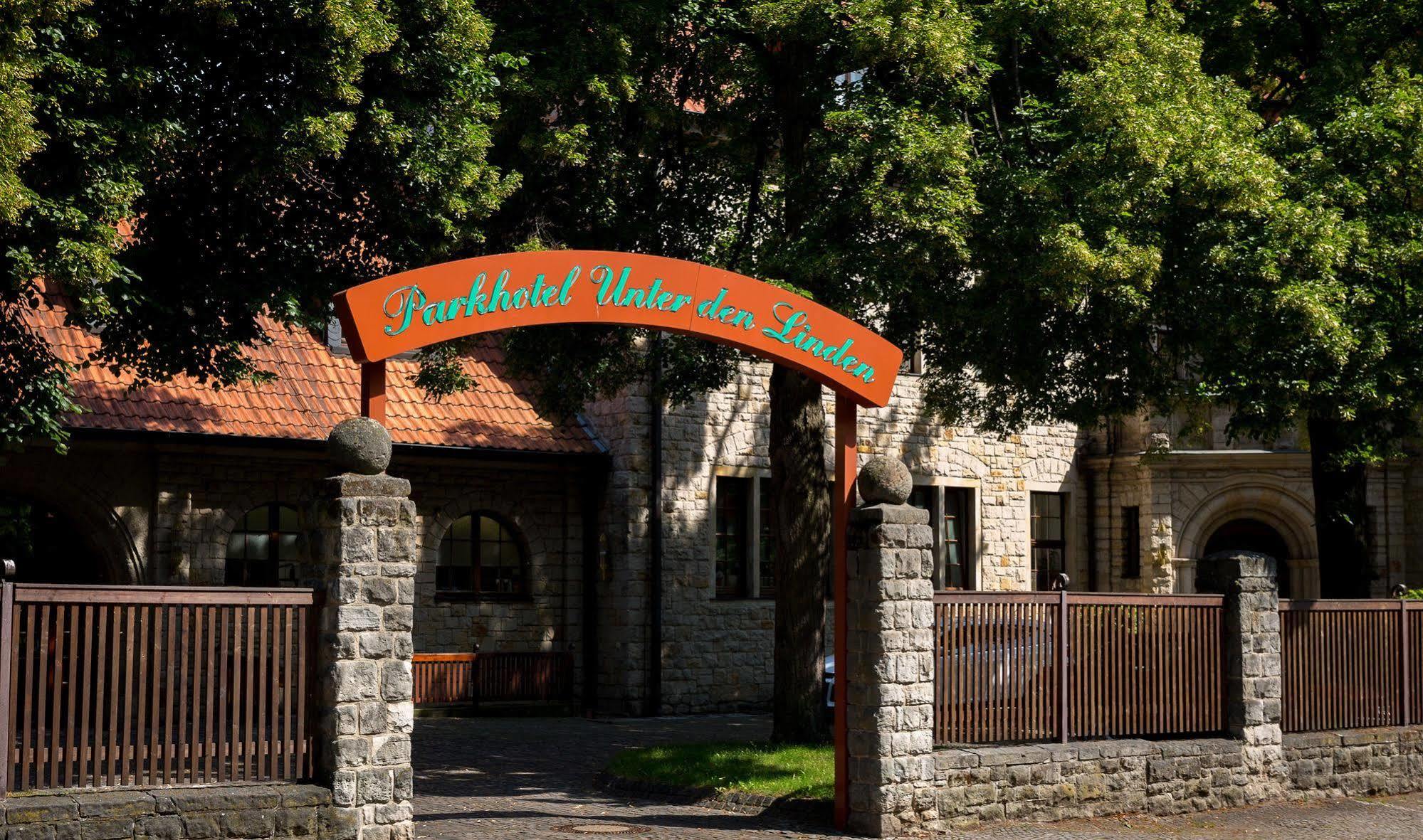 Parkhotel Unter Den Linden Halberstadt Bagian luar foto