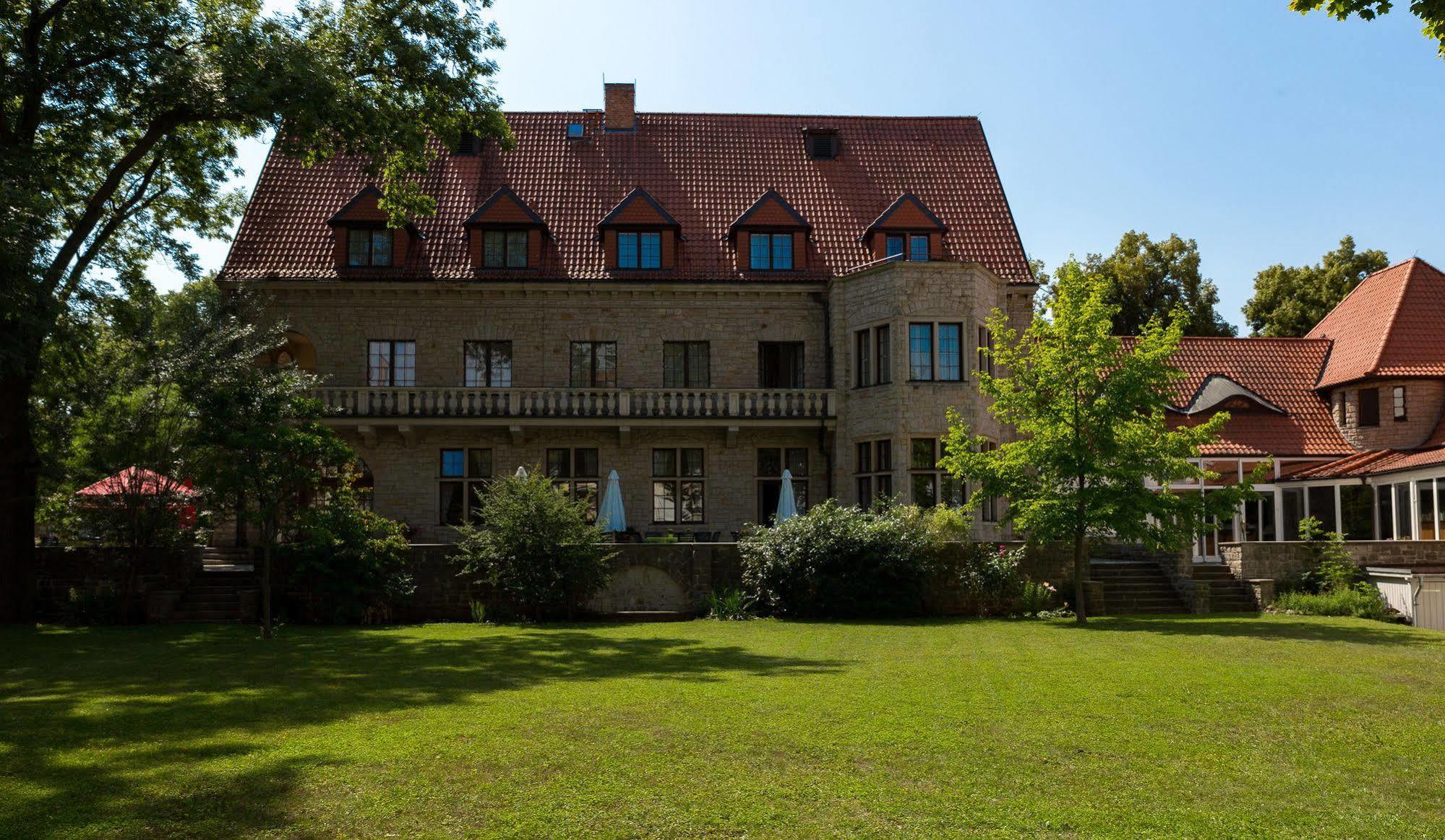 Parkhotel Unter Den Linden Halberstadt Bagian luar foto