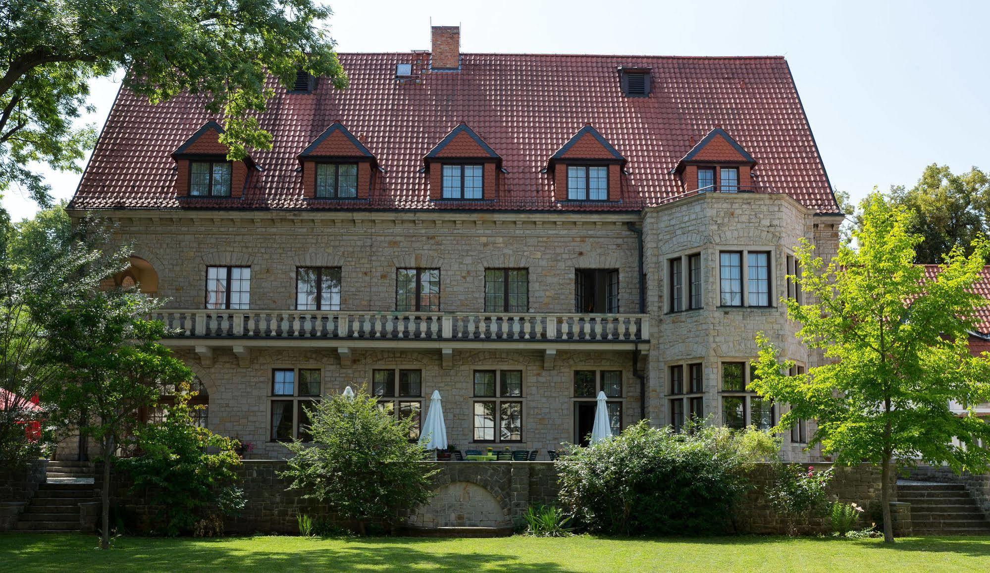 Parkhotel Unter Den Linden Halberstadt Bagian luar foto