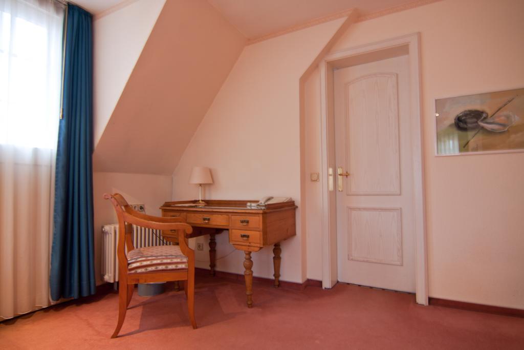 Parkhotel Unter Den Linden Halberstadt Bagian luar foto